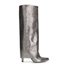 Silberfarbene Stiefel mit Umschlag Silberfarbene Stiefel mit Umschlag